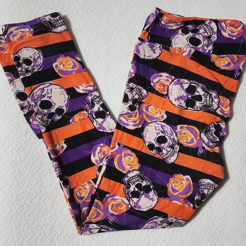 Lularoe TC Leggings Halloween Skulls Roses